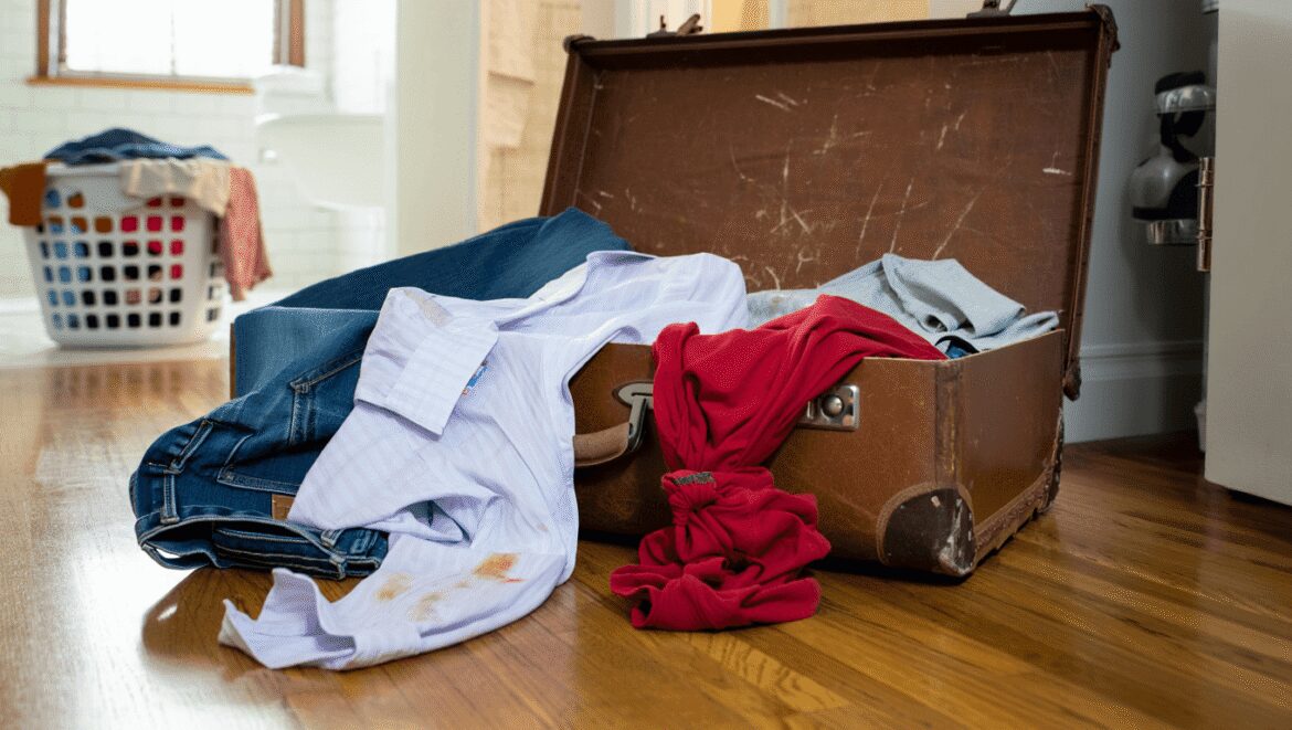 Retour de vacances : comment bien organiser sa valise pour éviter linge humide et mauvaises odeurs
