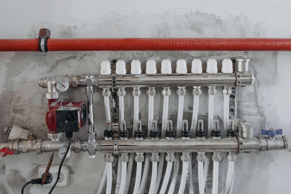 Réseau de tuyauterie d'eau chaude, lieu de développement de la bactérie Legionella