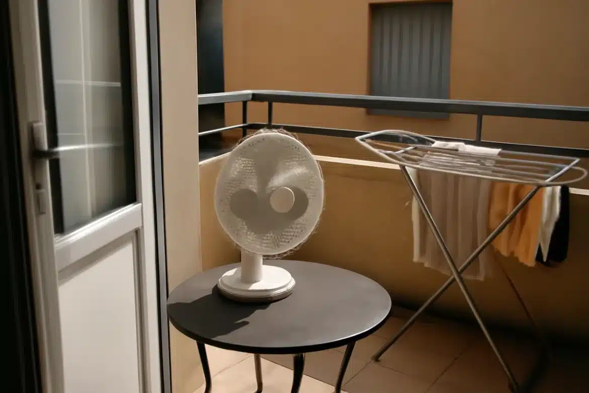 Pourquoi votre appartement reste chaud le soir et quels gestes éviter ?
